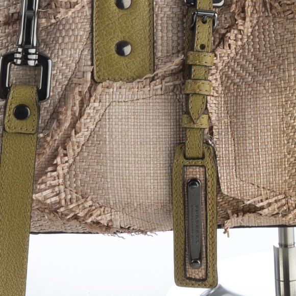 Runway! Burberry Raffia Purse / Bag - Picture 9 of 16
